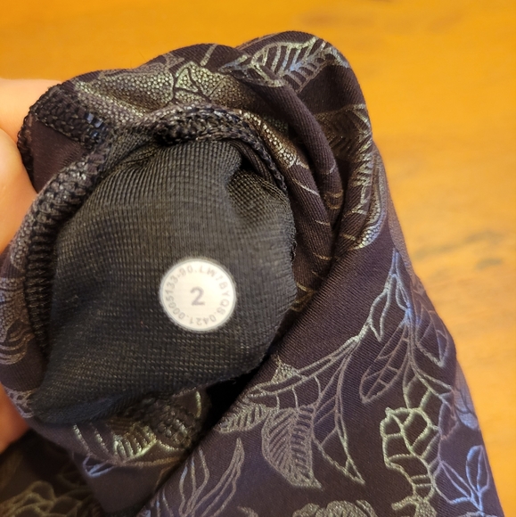 Lululemon wunder train shorts - Picture 3 of 3